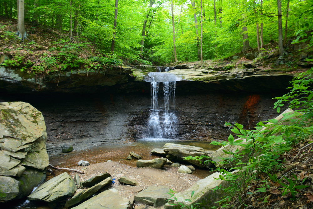 Blue Hen Falls, located in Cuyahoga Valley National Park, OH, is a small, tranquil falls. Best waterfalls in Ohio