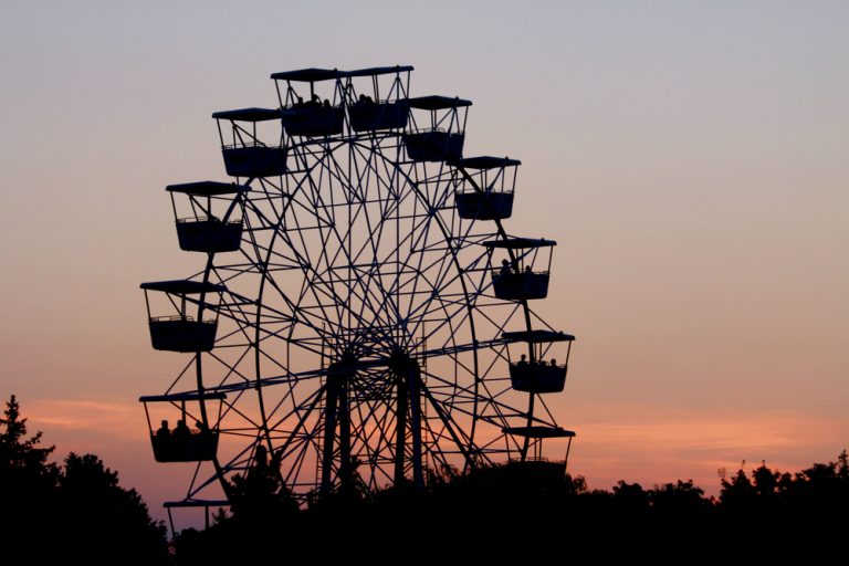 Amusement Parks In The Midwest: 14 For Your Bucketlist - Midwest Explored