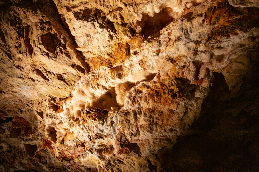The cool rock walls of Jewel Cave National Monument.