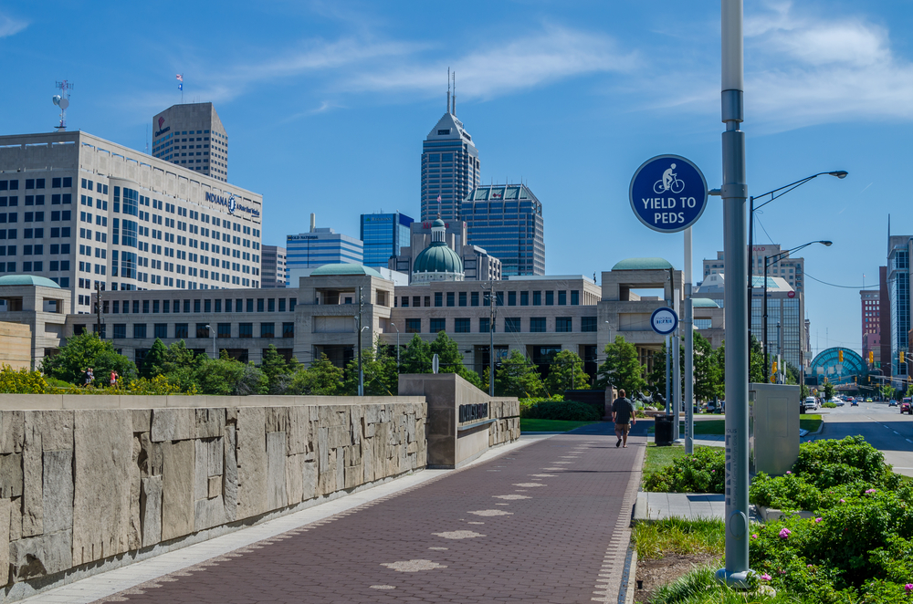 A section of the Indianapolis Cultural Trail heading into the city.