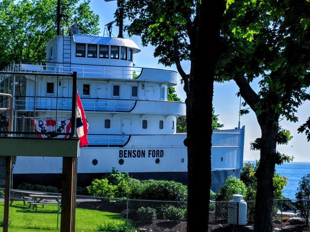 A boat that is a house in Put-in-Bay