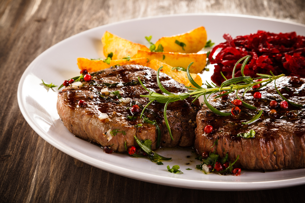 Grilled steak with potatoes and beetroot