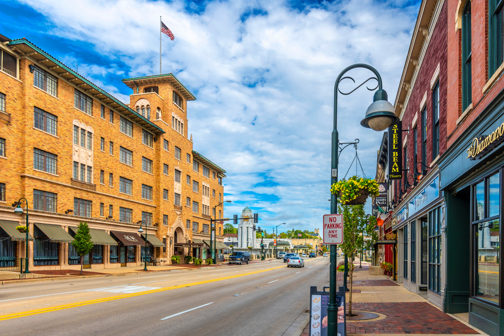 Downtown St. Charles is a great place for a romantic stroll.