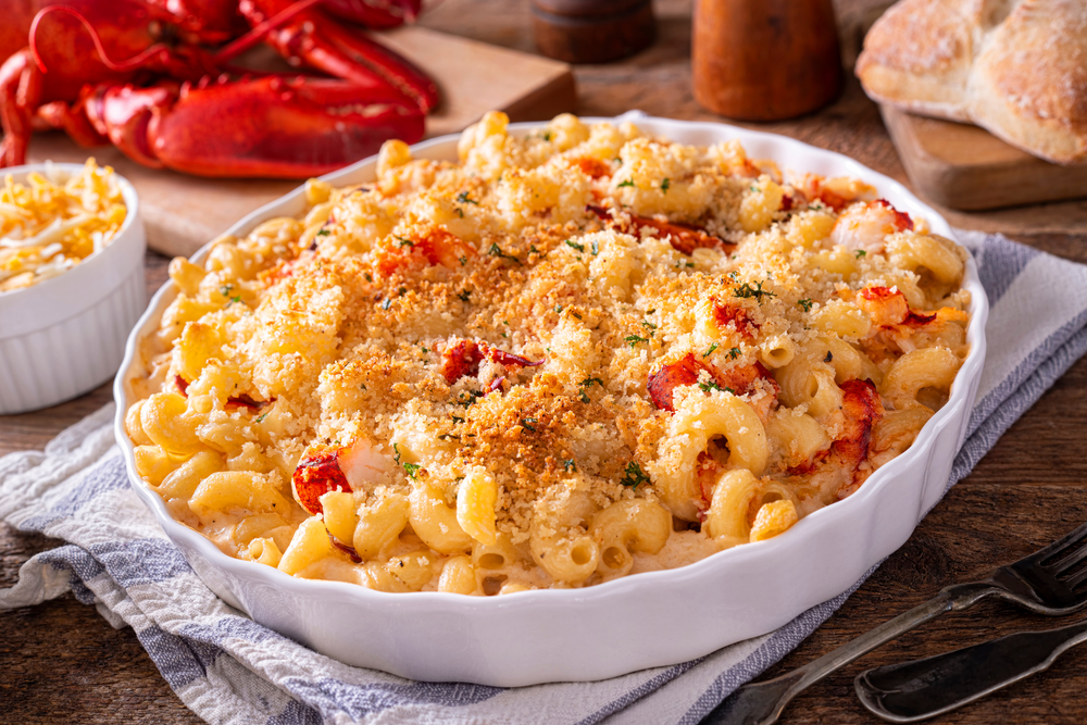 a bowl of lobster macaroni and cheese restaurants in green bay