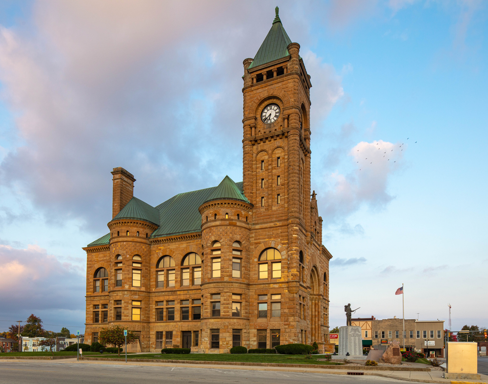 The old courthouse in Hartford City, Indiana.