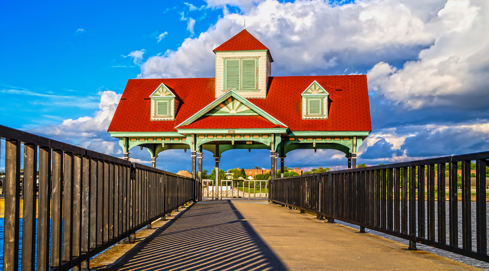 Pier with red-roof shelter and wooden boardwalk things to do in Bay City MI