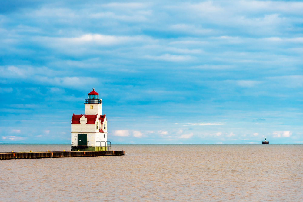 Kewaunee Pierhead Lighthouse is on a breakwater wall out in the sea. It's a red and white house with a tower coming out the top. It's one of the most beuatiful lighthouses in Wisconsin. 