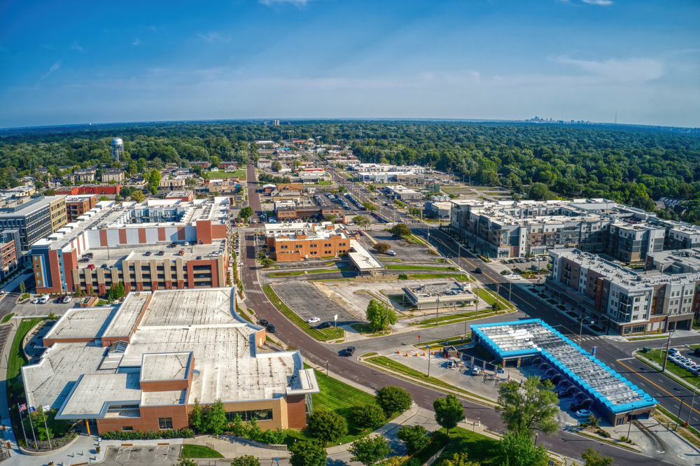 Aerial View of Overland Park, a suburb of Kansas City. The article is about thngs to do in Overland Park. 