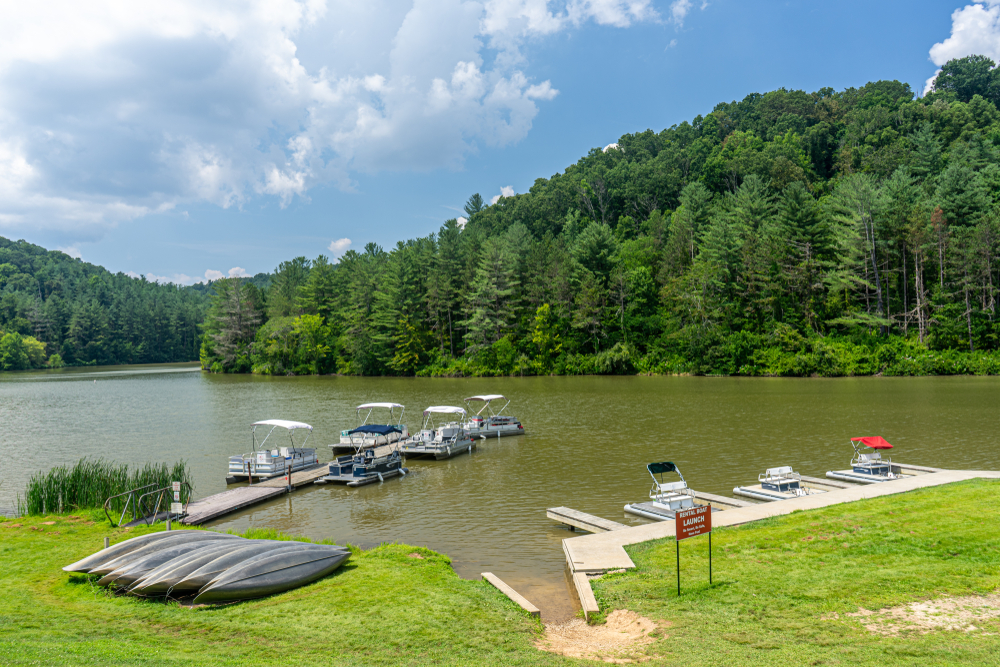 A small marina with boats at Dow Lake in Ohio.