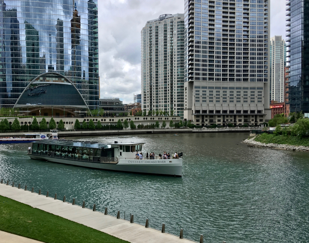 Glass boat on the Chicago River serving lunch.