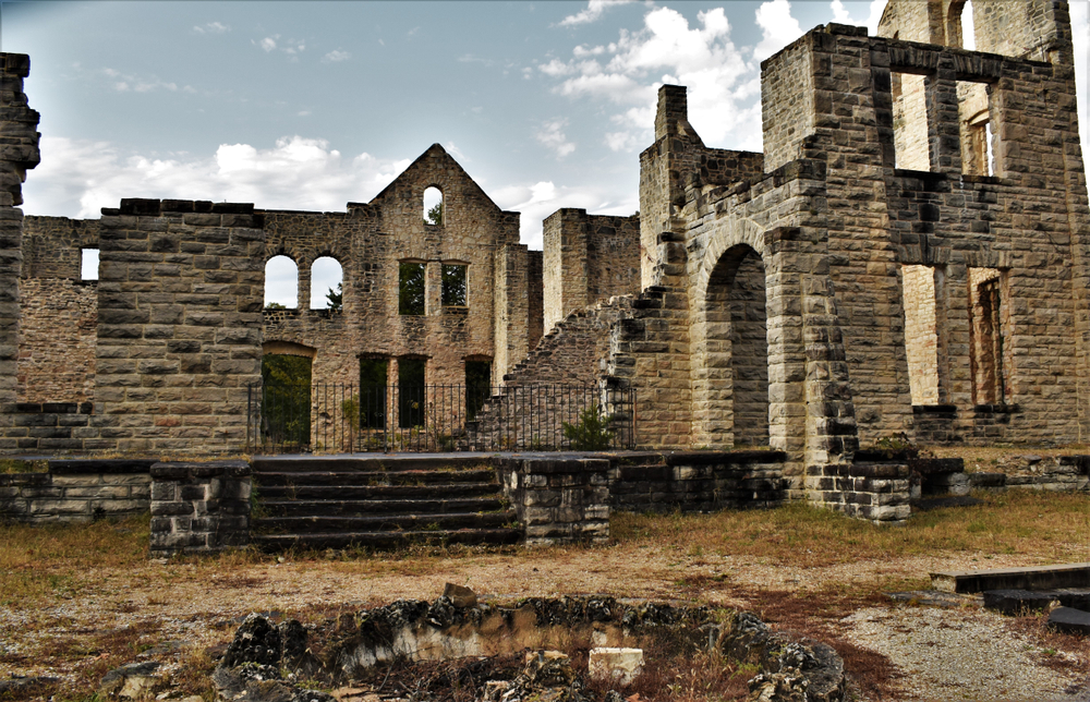 Stone ruins of the castle in Ha Ha Tonka State Park in Missouri.