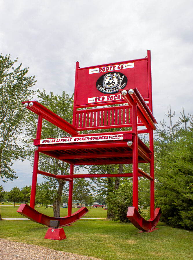 large red rocking chair is one of the attractions in Missouri