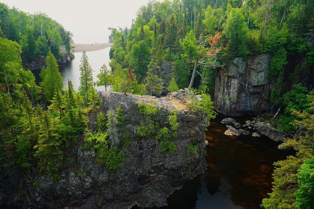 Trails and overlooks at Tettegouche State Park Minnesota. The article is about  North Shore Minnesota. 